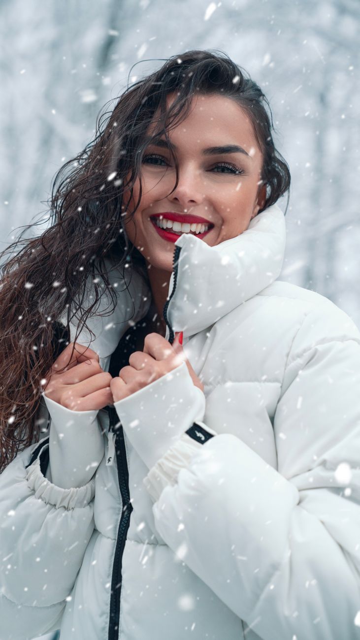 Mode hiver 2026 : volumes, matières et couleurs chaudes